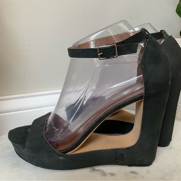 Matiko Black Cut Out Heel size 8 - Picture 6 of 14